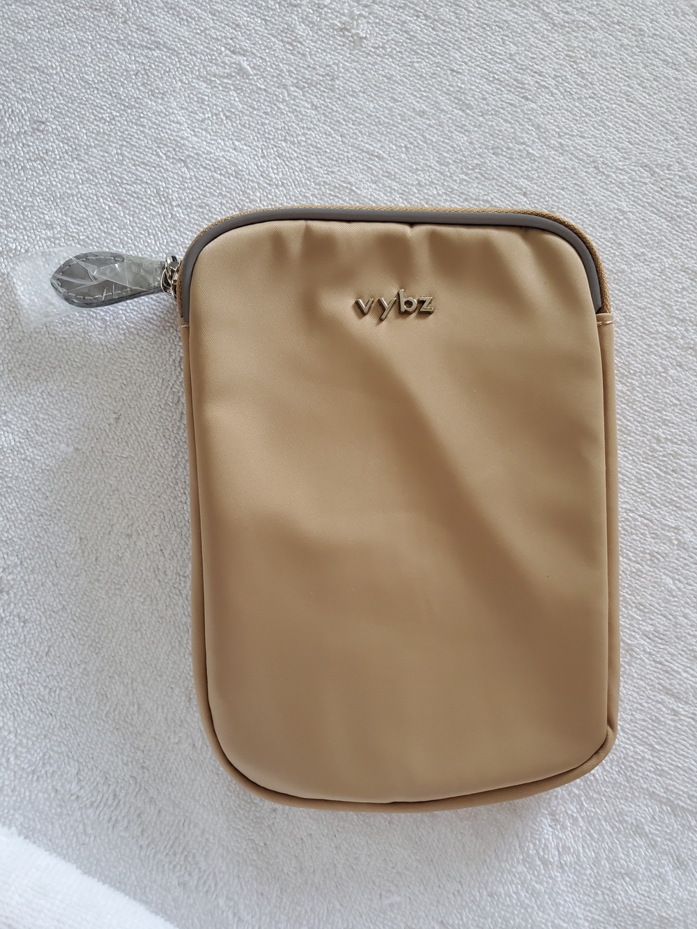 Beige Travel Toiletry Pouch – Compact Zip Organizer